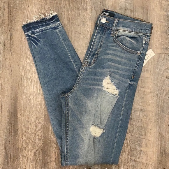 Aeropostale Denim - Aeropostale Aero distressed cheeky jegging skinny denim jeans size 6
